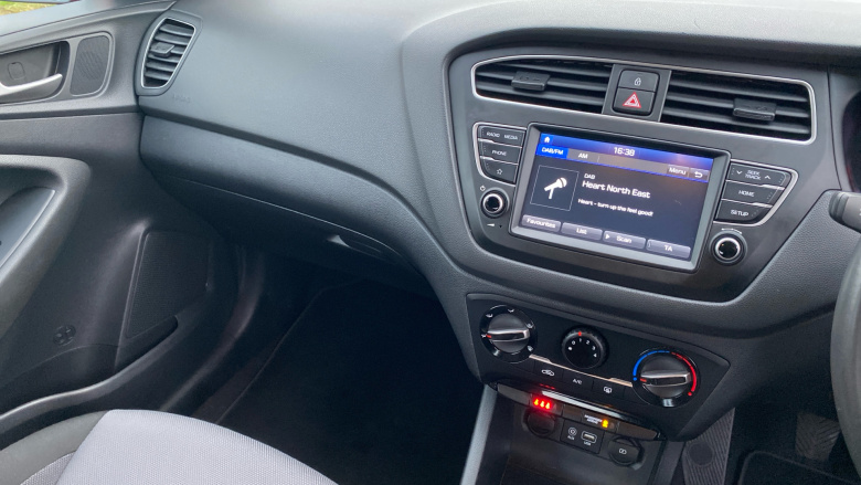 Hyundai i20 1.2 MPi SE 5dr Petrol Hatchback